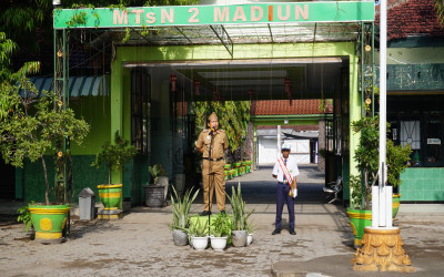 Upacara Bendera Bersama Camat Kebonsari